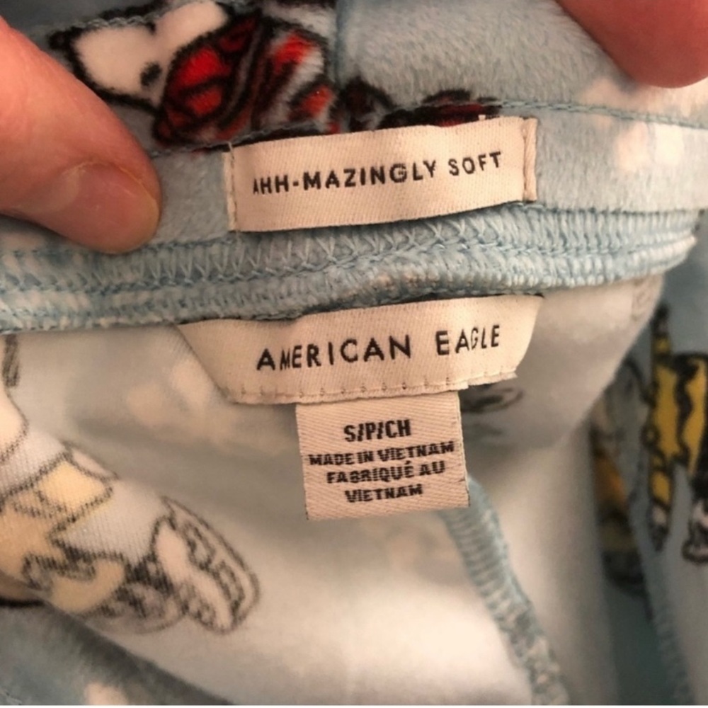 AE peanut leggings size small